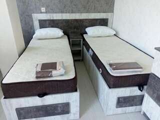 Гостевой дом Guest House Nana Тбилиси Двухместный номер с 2 отдельными кроватями и балконом-10