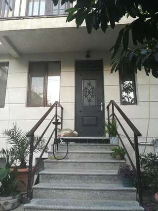 Гостевой дом Guest House Nana Тбилиси Двухместный номер с 2 отдельными кроватями и душем-36